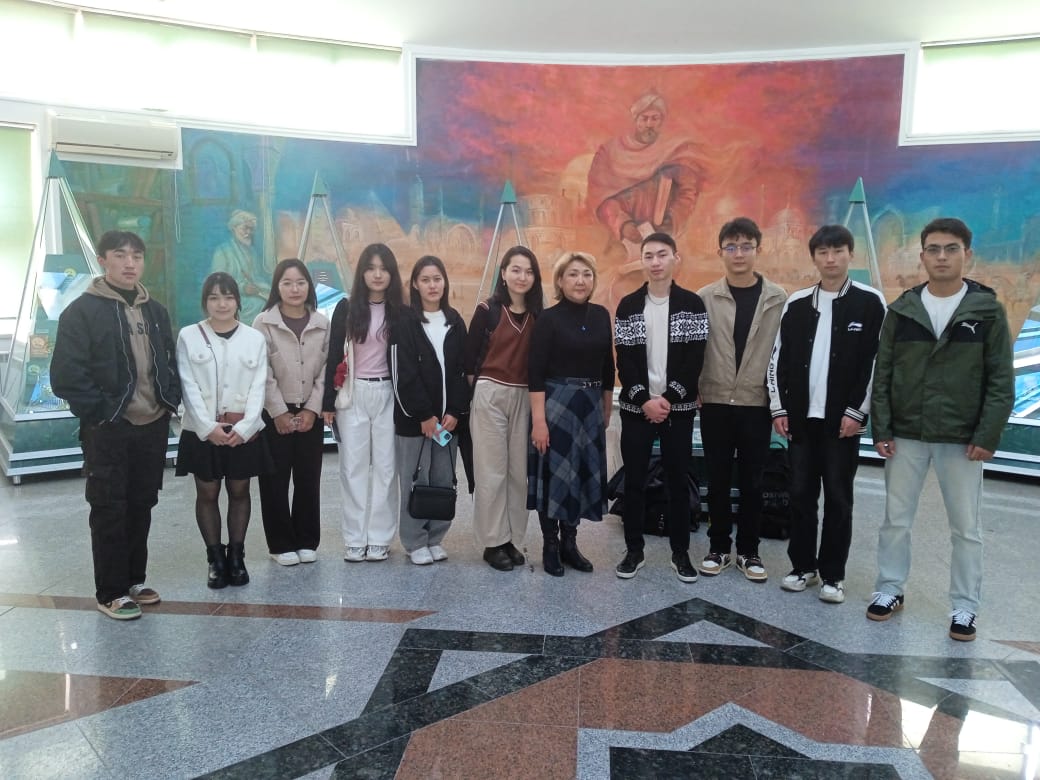 2023 жылдың 1 қарашасы күні ҚазҰУ-дың дайындық факульттінде дәріс алып жатқан бір топ Қытай мен Монғол мемлекеттерінен келген студенттер музей экскурсиясын тамашалады